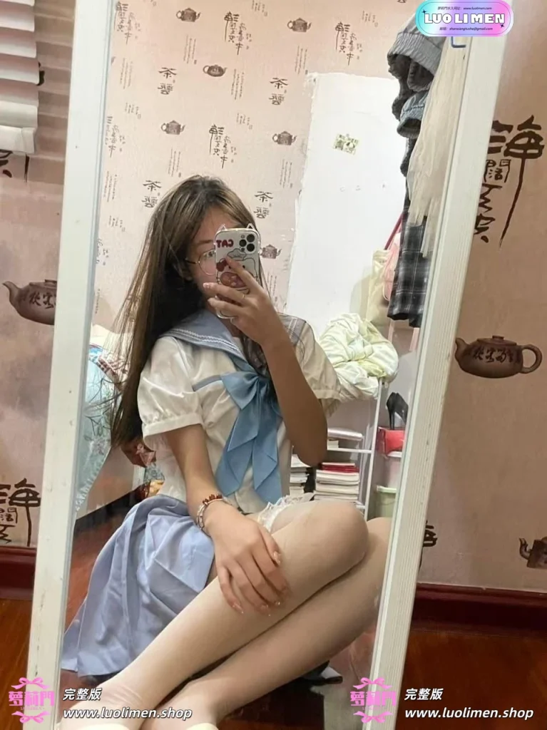 图片[3]-高颜值美眉露脸性爱自拍 被男友疯狂调教深喉 渔网情趣制服-呦呦萝莉