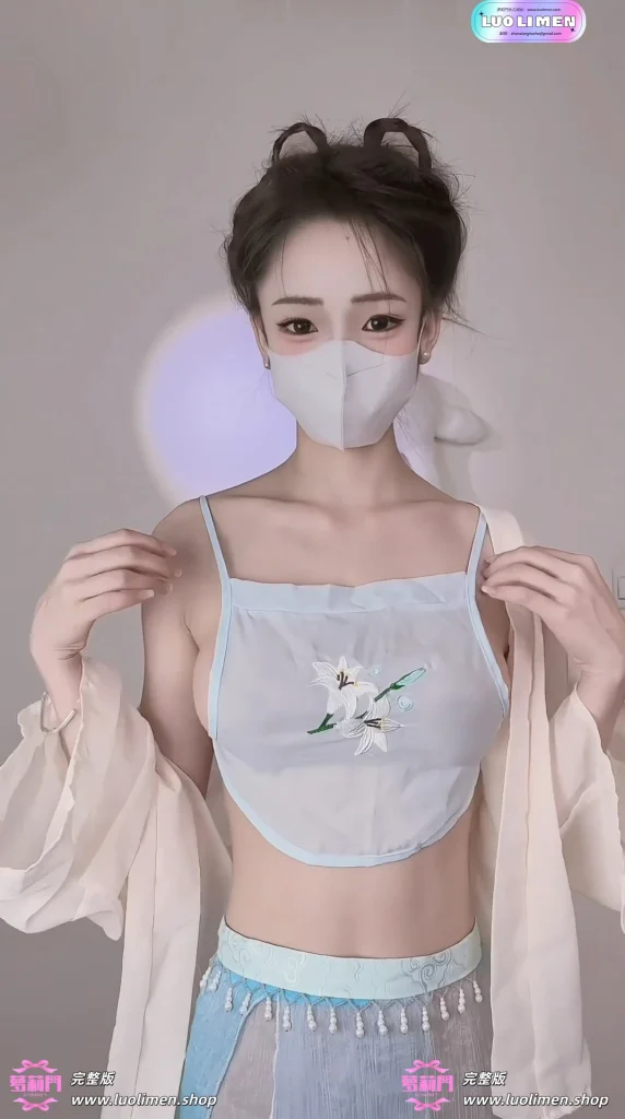 图片[4]-一口白桃七 – 新作 6分钟 口罩双丸子头蓝纱 [1V-303MB]-呦呦萝莉
